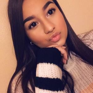 Meet your Posher, Daniela